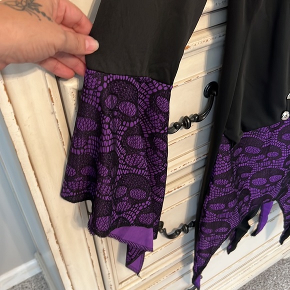Goth-Style Lacy Skull Tunic - Picture 4 of 6